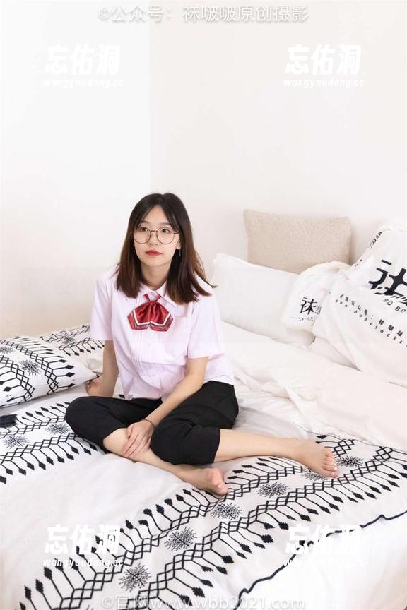 BoBoSocks袜啵啵 - 疯狂的拖鞋时刻：奶油的全套图片你不来瞧瞧吗？