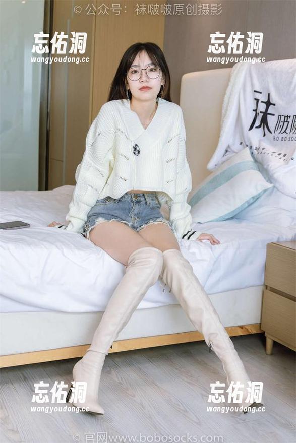 BoBoSocks袜啵啵 - 小甜豆的福利新秀作：这裸足刀叉摆盘剧情让我有点意外。