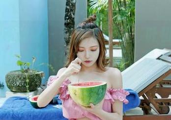 Feilin嗲囡囡 – 说到水手服，叶初雪的最新图册让我忍不住咯噔一下，是不是要开船了？