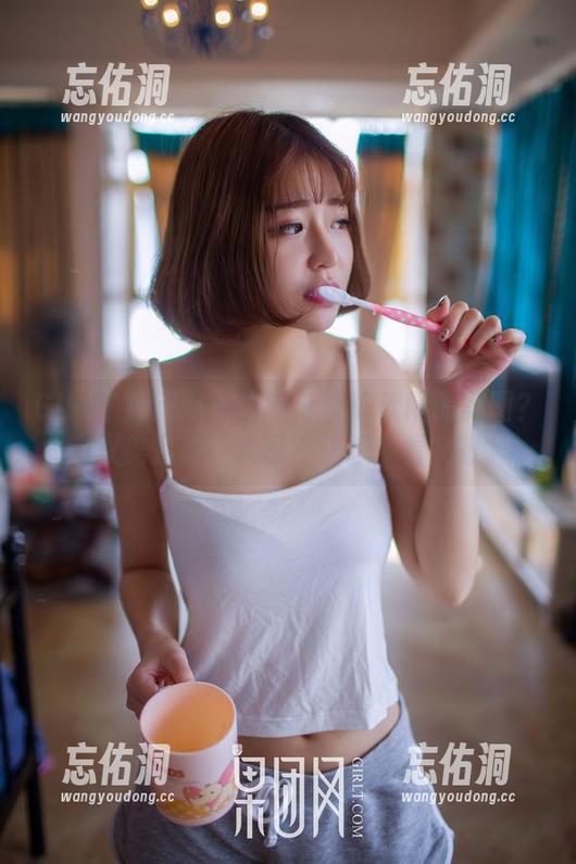 GIRLT果团网 - 谁在分享陈秋雨的美图？这双美足真让人忍不住想多看几眼。