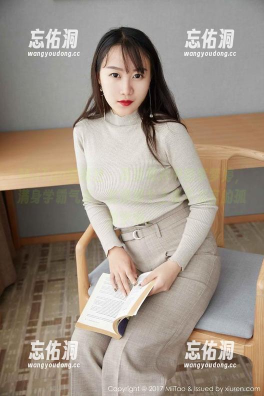 MiiTao蜜桃社 - 高清照片中的李梦婷，满身学霸气质，就像那个上课不发言的孤独学妹。
