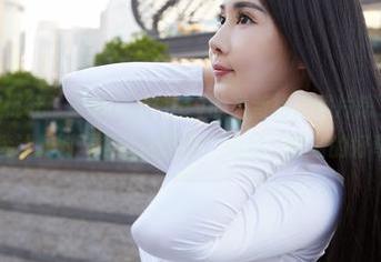 MiiTao蜜桃社 – 盯着露西Lucy的最新裸足照片想了半天，这直接让我对“颤抖的地板”燃起了莫名的好奇。