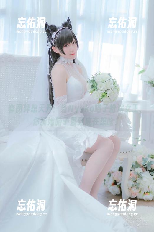 套图异想天开：当Nyako喵子扮演女王，你猜她脑子里到底在想啥！
