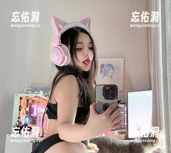 SayoMomo的黑丝写真：腿与袜子的欢乐联欢