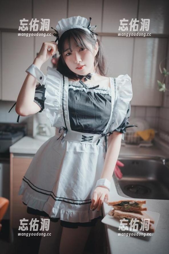 穿梭于皮衣间：Sonson(손손)的写真合集，无需解释