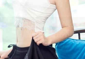UGirls尤果网 – 赵娜娜职业装：高清作品集中释放的职场随性不羁。