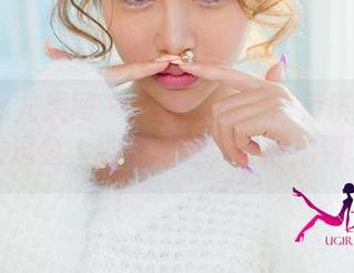 UGirls尤果网 – 泳装图集：黛蓓琪尝试用新泳衣逗鱼，结果‘啊，我被拍到了’！