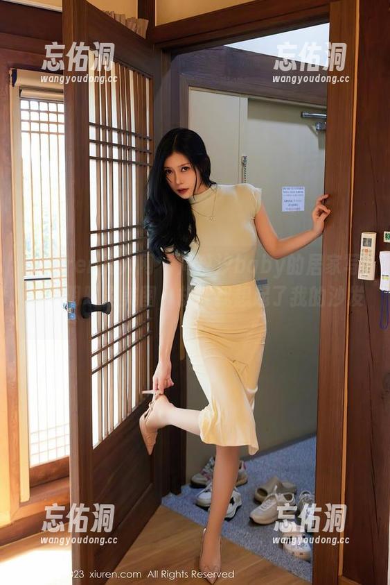 Xiuren秀人网 - 周慕汐baby的居家写真，明明是美图，却让我想起了我的沙发…