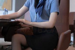 Xiuren秀人网 – 不一样的短裤体验，栗子Riz图包大分享
