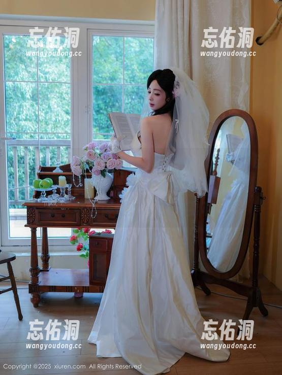 Xiuren秀人网 - 棉花糖candy与她的皮衣——写真合集，看她如何把‘硬’与‘软’结合得如此‘出乎意料’！