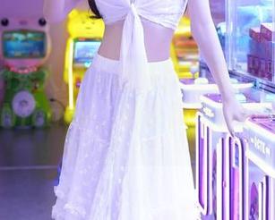 Xiuren秀人网 – 眼睁睁看着原图里的糯美子MINIbabe，水手服是什么神仙单品。