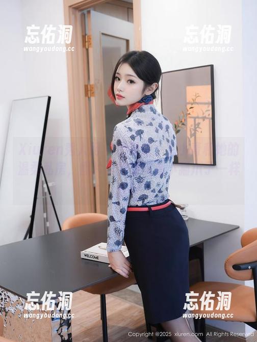 Xiuren秀人网 - 慢慢地：艾小青和她的温柔私房，图片里的细腻像小猫爪子一样轻软
