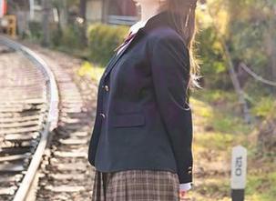 YouMi尤蜜荟 – 小海臀Rean的少女写真，壁纸里的懵懂与调皮