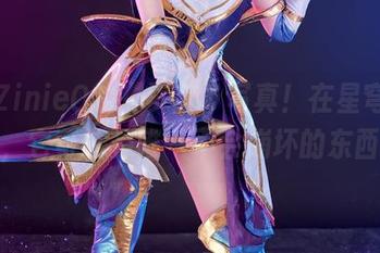 下载ZinieQ的《罗宾》写真！在星穹铁道上，它可能是唯一不会崩坏的东西！