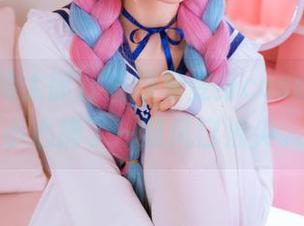 kitaro绮太郎在婚纱里变身coser，一不小心捅了一道风口浪尖。