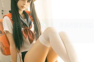 展现rua阮阮的红色校服和课间阳光，满满校服穿搭的作品集，特别适合秀恩爱吧？
