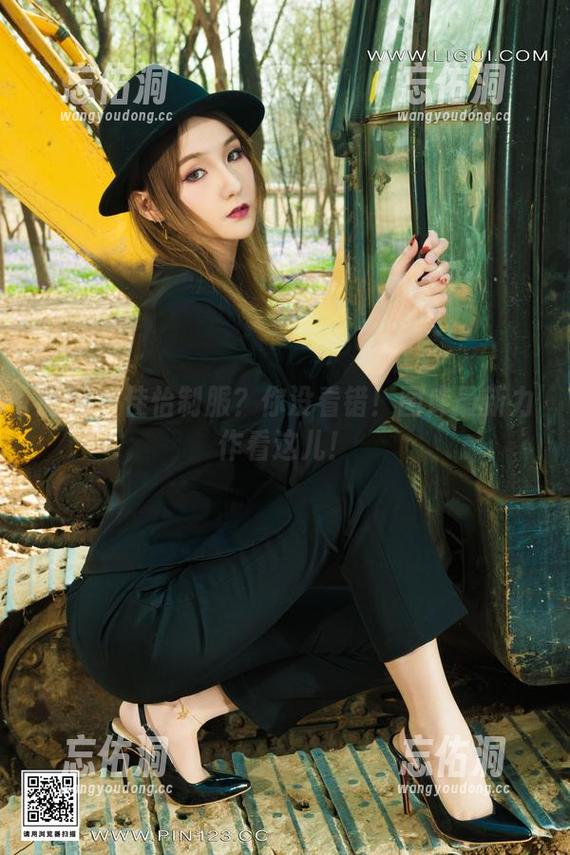 丽柜 - 佳怡制服?你没看错!图库最新力作看这儿! 丽柜 - 佳怡制服?你没看错!图库最新力作看这儿!