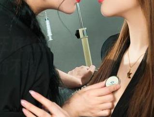 丽柜 – 王欣竹的睡衣让我有点想模仿，但还真模仿不来，美图图集喧嚣中的清新！