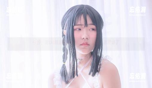 今汐，把OL制服的写真拍得如此有趣，真没谁了