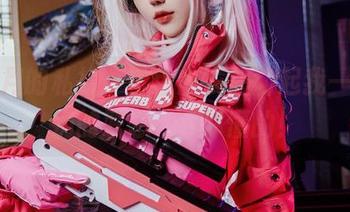 仙女月的私拍，粉色内衣总勾起我一些特别的联想……你懂的！