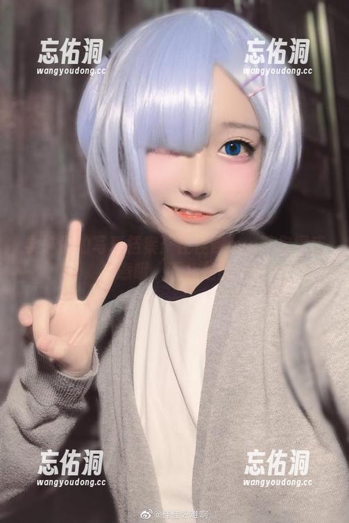 学妹们的写真档案：佳佳酱ovo带你探店，注意哦，不止是图片！