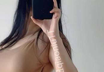 微密圈 – 谁需要无聊的图片？来点俏妞t的吊带丝袜写真吧，再也不无聊！