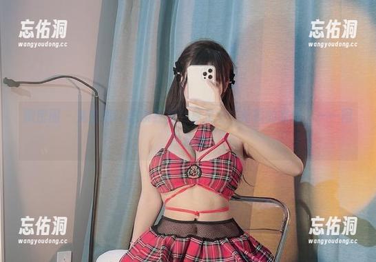 微密圈 - 兔宝妮to这条红裙，真是个“抢镜的家伙”——图片合集