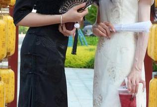 初夏女神 – 看柒柒穿的这条连衣裙，真想说，原图是魔法吧，套图太会撩了！