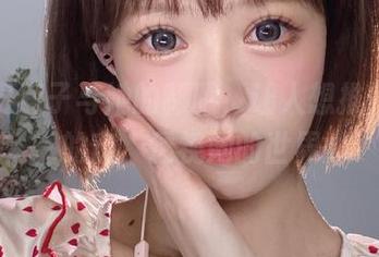 千反田鹿子与她的制服，让人想推开无形的窗，透视她的世界