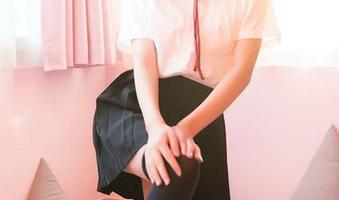 嗲囡囡 – 这一季的流行？芷儿Momoko的定制网袜作品简直是个潮流坐标！