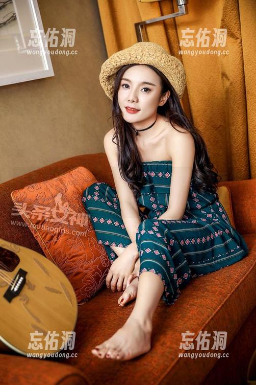 头条女神 - 等不及了，这波琳琳的最新作品集，纤纤玉腿秀翻全场！