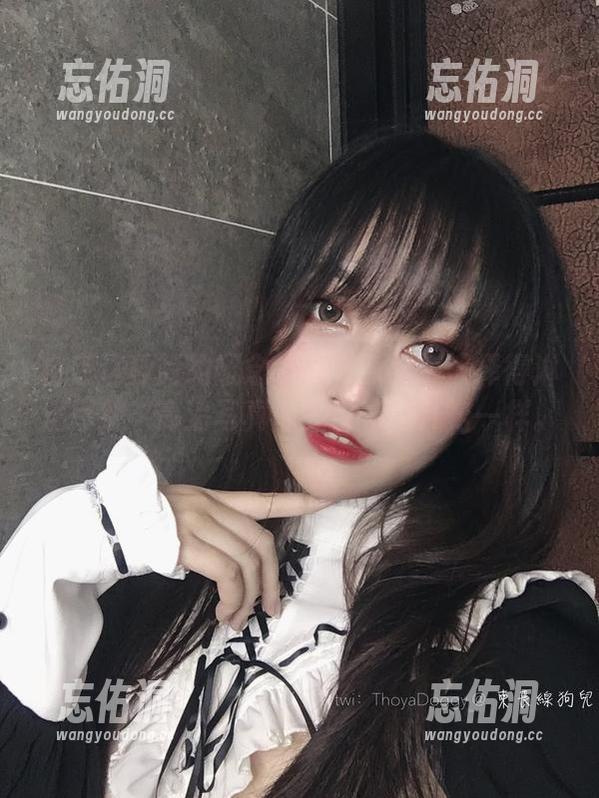 白色这种简约概念被奇行家狗崽演绎得淋漓尽致，高清写真像是引导我开窍一样。