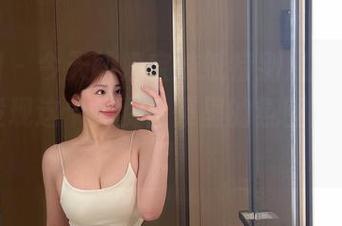 微密圈 – 今天的奶宝妹纸特别温顺，有没有人发现这个免费合集里的氛围太奇妙了？