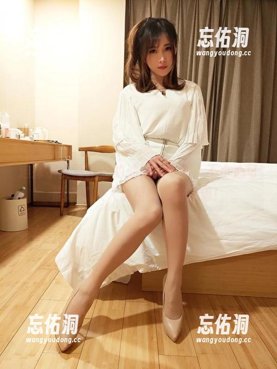 选择小女巫露娜的油亮款写真，不小心可能成了人人争相模仿的潮流！