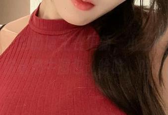微密圈 – 别的博主在更新，小玉吃果冻只想陪你看奶牛图包，哈哈，啥意思。