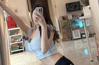 微密圈 – 小玉吃果冻的在线原图：豹纹带尾巴，这风格我可以！