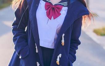 小野妹子w自拍写真，看着看着就想模仿，却总是失败。