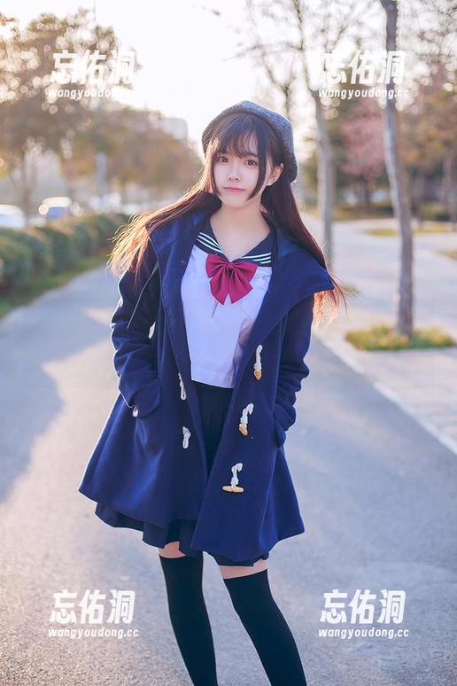小野妹子w自拍写真，看着看着就想模仿，却总是失败。