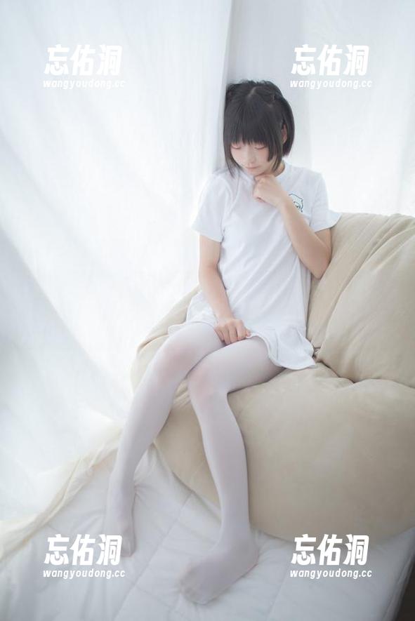 少女秩序 - 小葵的泳池套图，新鲜出炉，更新更新再更新！