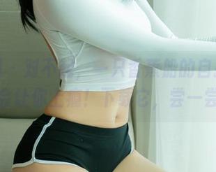 尤果网 – 对不起，一只香蕉船的自拍套图可能会让你上瘾！下载它，尝一尝呗。