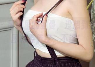 尤果网 – 吊带里的曼曼，没想到这一幅原图有点俏皮，不错！