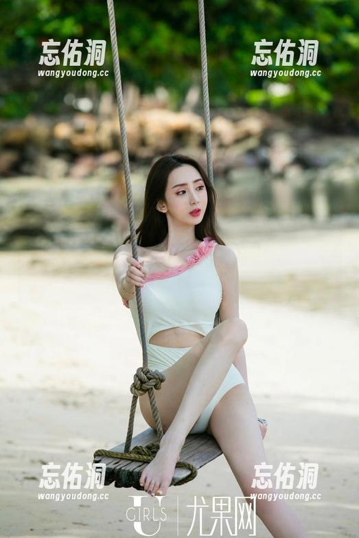 尤果网 - 球球的少女套图，轻轻松松就能捕捉到那些青涩的脸庞。