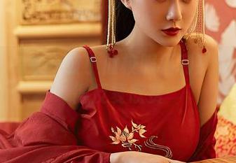 尤蜜荟 – 来一波小仙校服福利！这作品值得反复欣赏