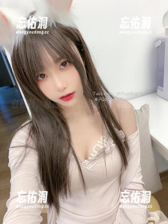 白衬衫，私拍中的意外之美，果然不愧是“布丁大法”！