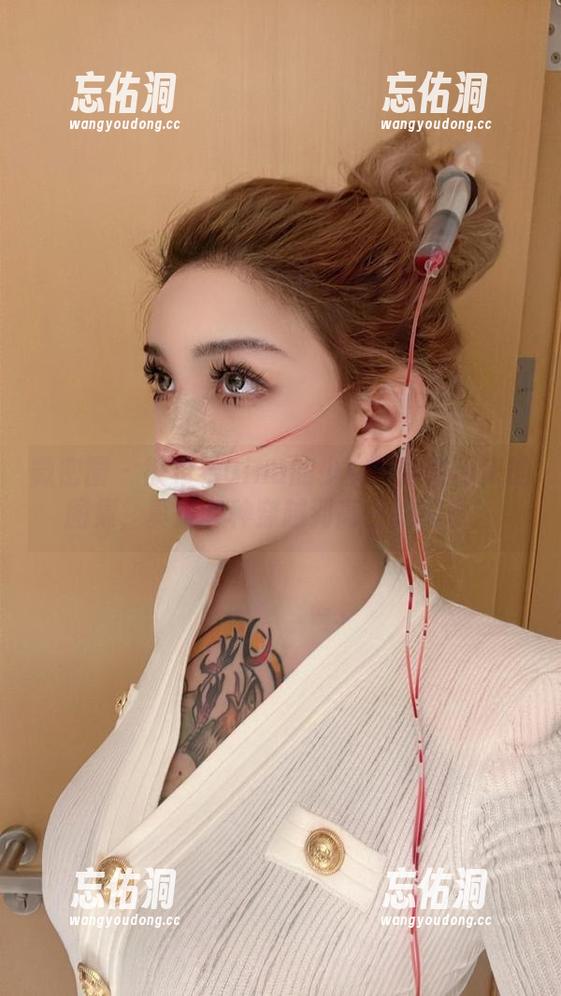 微密圈 - 被希希Gina的少女气息溢出来的图集，真是有种穿越到高中的错觉！