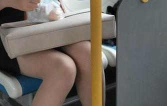 异思趣向 – 图册：又是紫紫在黑丝中的曼妙时刻