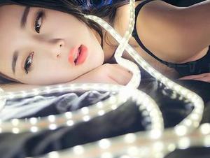 推女神 – 原图里的黄可christine，裤里丝的每一寸，都让我想多看几眼！