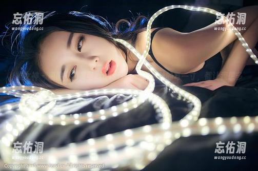 推女神 - 原图里的黄可christine，裤里丝的每一寸，都让我想多看几眼！