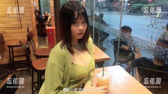 我的圣诞愿望是,是一只废喵了的写真资源能变得跟她的裙子一样华丽! 我的圣诞愿望是,是一只废喵了的写真资源能变得跟她的裙子一样华丽!