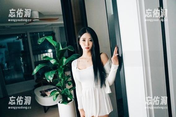 双人壁纸大战：普美(bomi)和PEEKCLOUD在圣诞争风头！